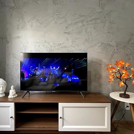 Condominio Solar Di Lucca Lindo Apartamento Com Ar Condicionado E Proximo A Uel ลอนดริน่า ภายนอก รูปภาพ